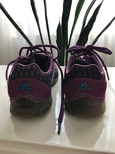 37 Beden Adidas bayan koşu ayakkabısı