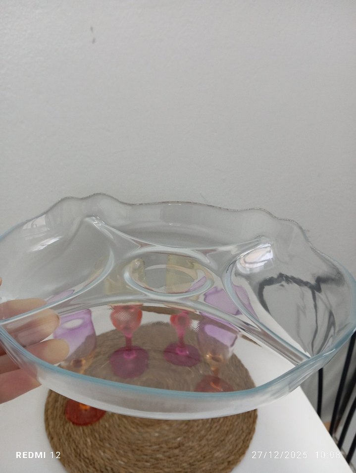 Gri Kenarlı Şeffaf Cam Tabak - Görsel 2