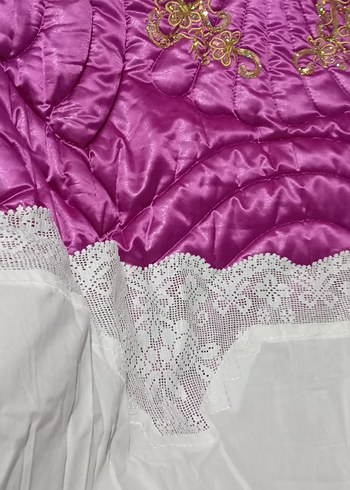 İşlemeli Mor Parlak Yatak Örtüsü - Görsel 2