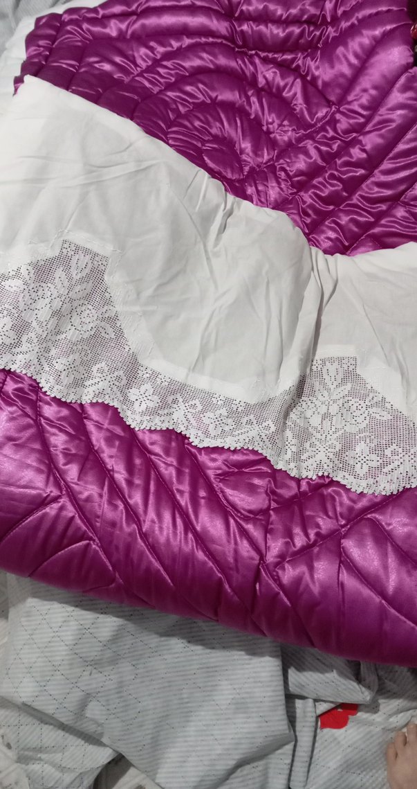 İşlemeli Mor Parlak Yatak Örtüsü - Görsel 5