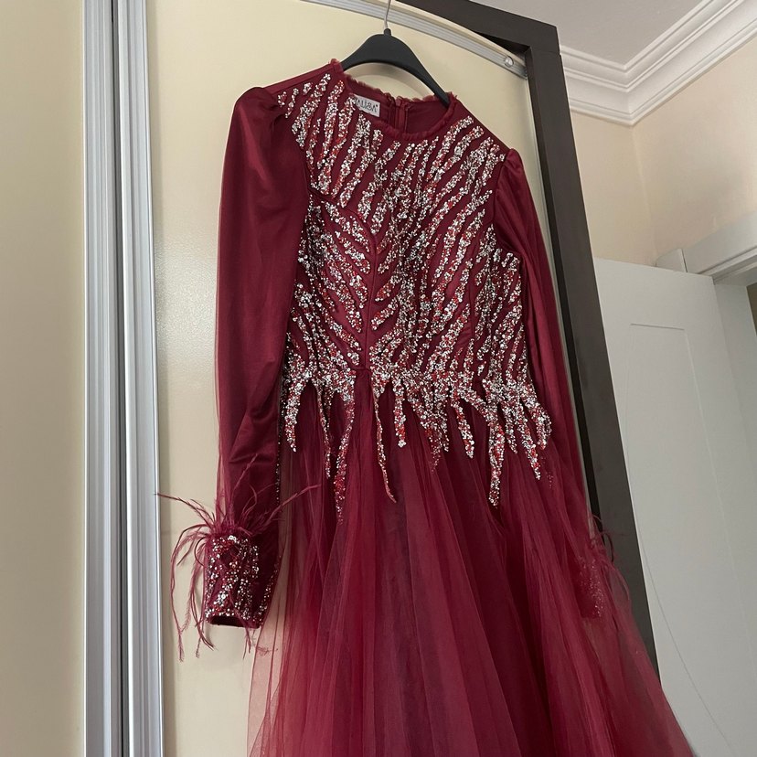 Bordo Uzun Kollu İşlemeli Abiye Elbise - Görsel 3