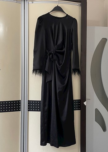 Uzun Kollu Siyah saten Kadın Elbise - Görsel 3