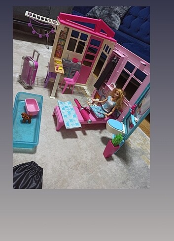 Barbie Portatif Evi ve Barbie Bebekleri