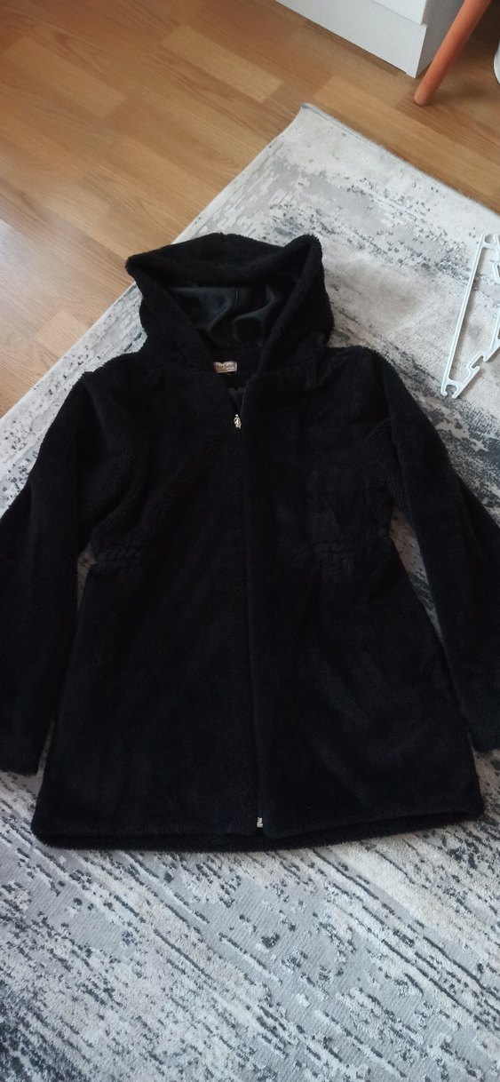 Siyah Kapüşonlu Midi Boy Peluş Kiz Çocuk Ceket - Görsel 2