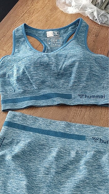 Hummel Tayt crop