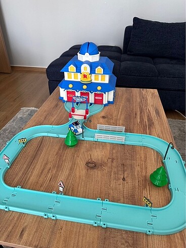 Beden Robocar Poli Ana Merkez Oyun Seti