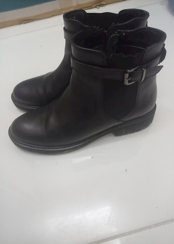 Desa marka siyah Deri Tokalı Kadın Bot - Görsel 4