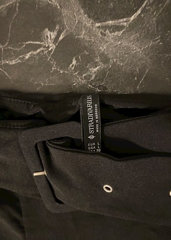 STRADİVARİUS Kemer Detaylı Siyah Bluz - Görsel 2