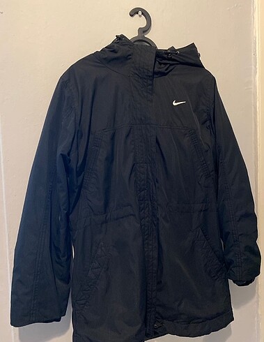 Nike mont