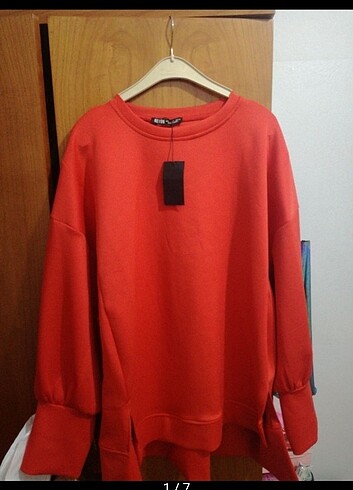 Sweattshirt