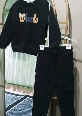 Siyah Nakışlı Erkek Çocuk Eşofman Takımı - Görsel 2