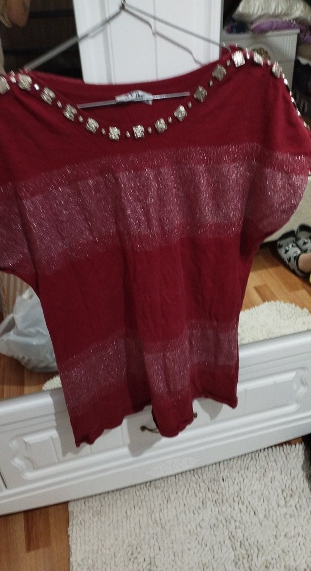 Bordo İşlemeli Kadın Bluz - Görsel 2