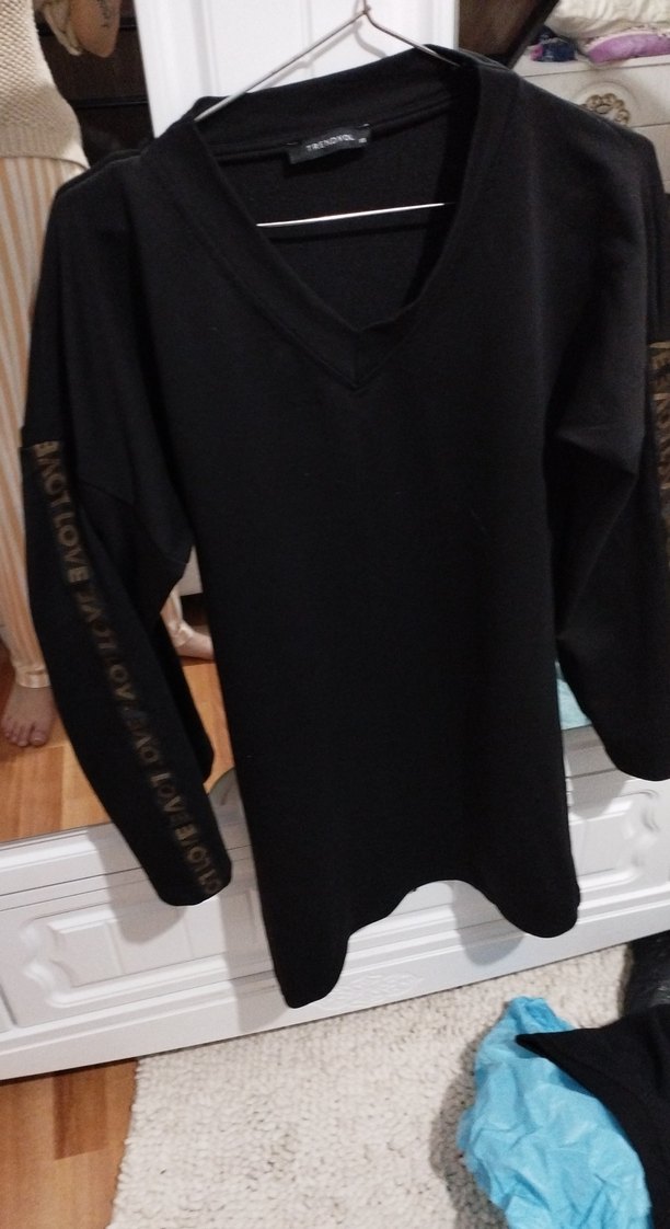 Siyah V Yaka Uzun Kollu Salaş Sweatshirt - Görsel 2