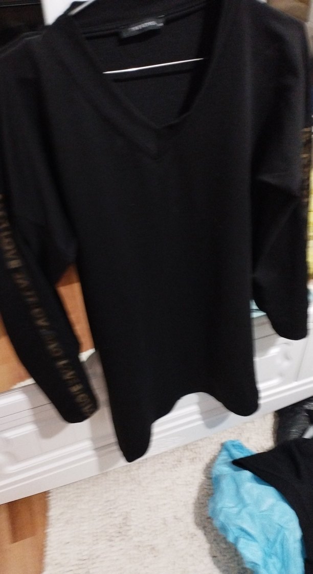 Siyah V Yaka Uzun Kollu Salaş Sweatshirt - Görsel 3