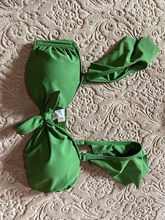 Bikini üstü