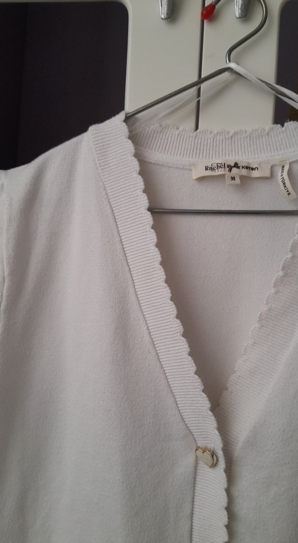 Düğmeli Beyaz Kadın Kısa Kollu Hırka - Görsel 3