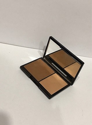 Sleek contour paleti