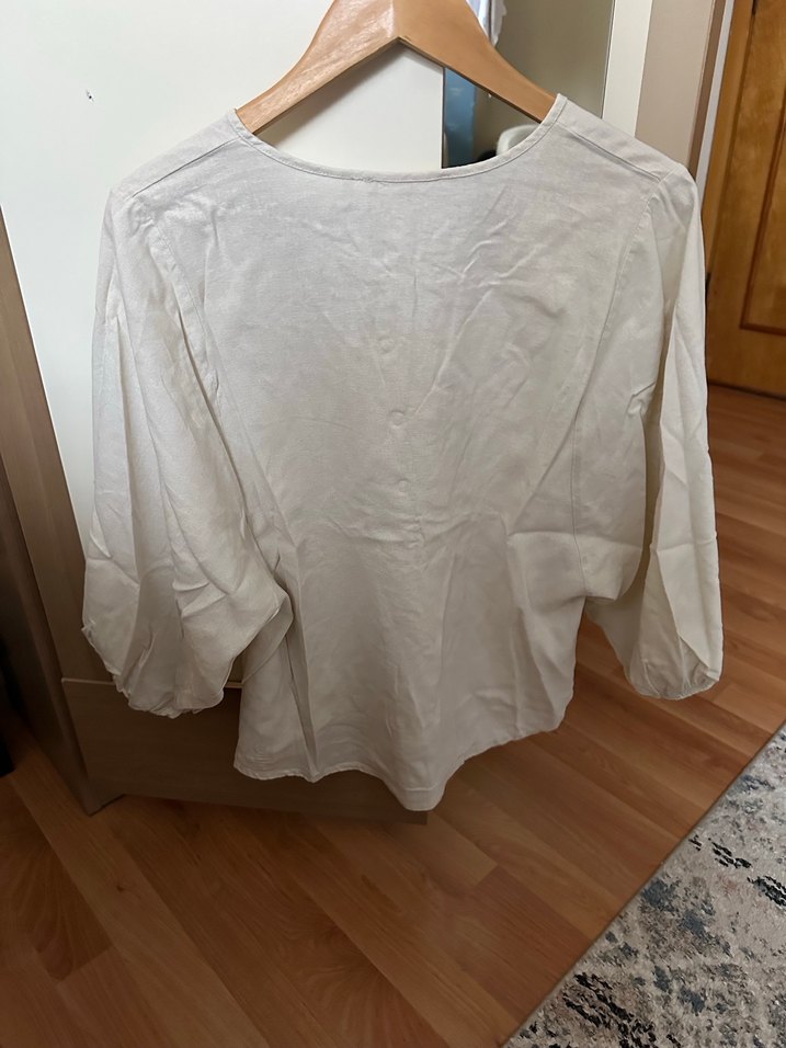 Bej Keten V Yakalı Düğmeli Kadın Gömlek - Görsel 2