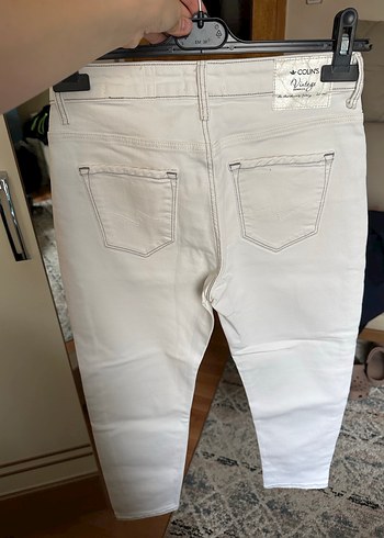 Düğmeli Beyaz Kadın Midi Denim Pantolon - Görsel 2