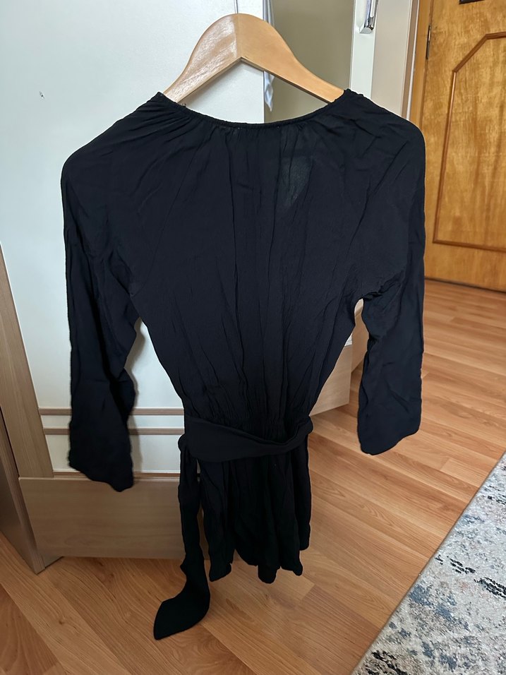 Siyah Kemerli  V Yaka bluz - Görsel 2