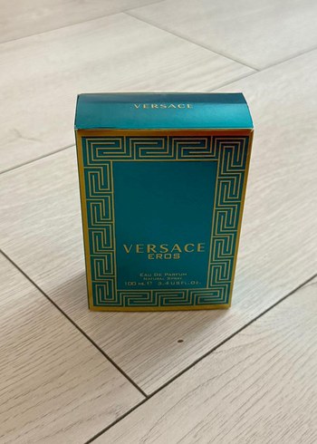Beden Versace Eros Erkek Parfümü 100 ml