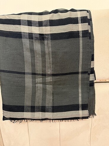 Burberry uzun şal