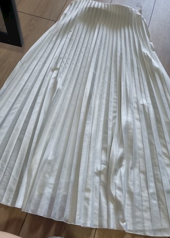 Beyaz Pileli Uzun Kadın Etek - Görsel 2