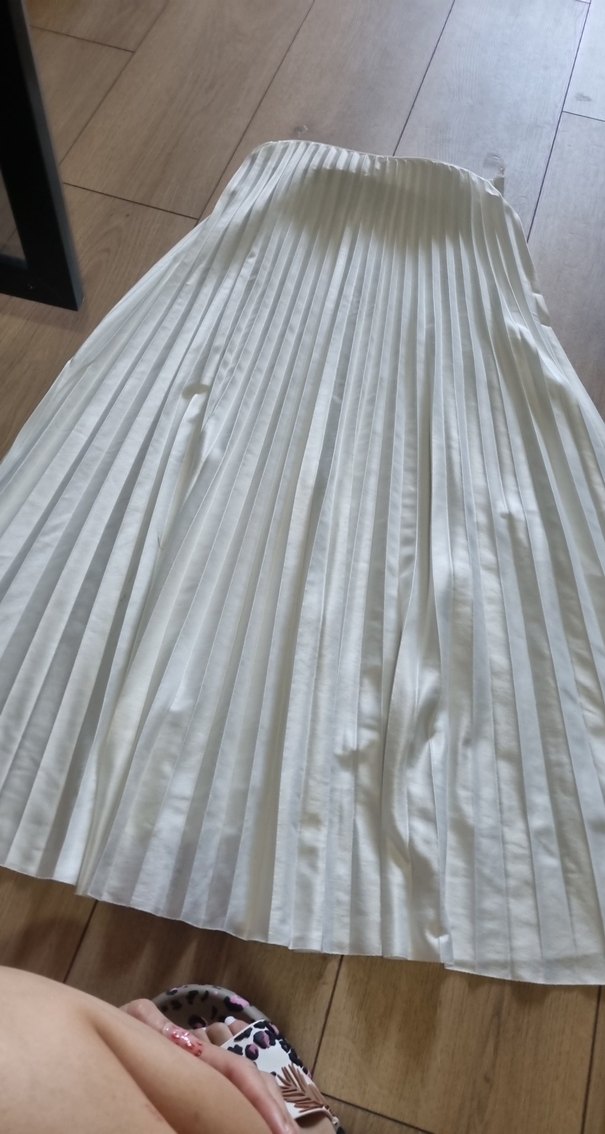 Beyaz Pileli Uzun Kadın Etek - Görsel 2