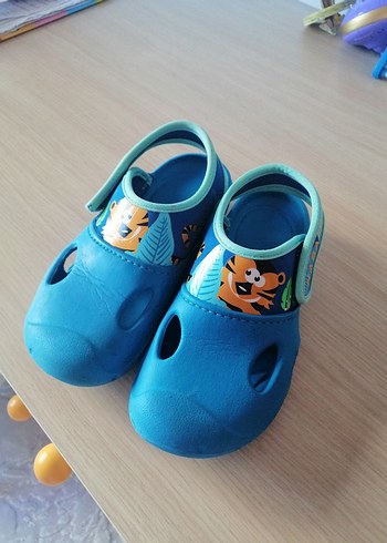 Decathlon Erkek Çocuk Mavi Kaydırmaz Terlik