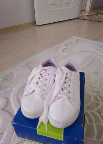 Beyaz çocuk Spor Ayakkabı Velcro Detaylı
