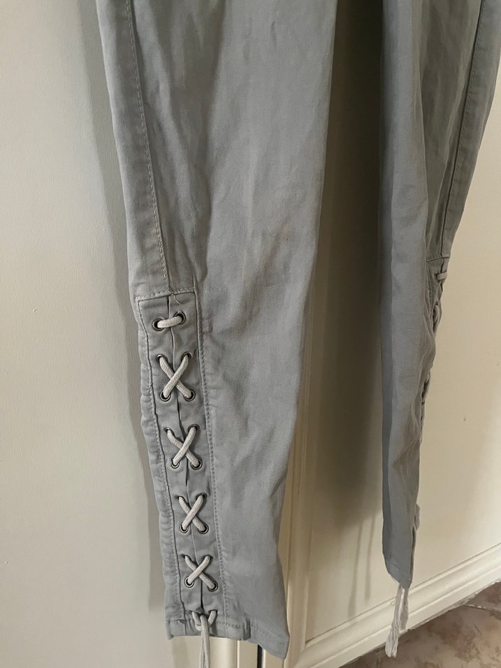 Gri, Paçaları Bağlamalı Dar Kesim Kadın Kot Pantolon - Görsel 2