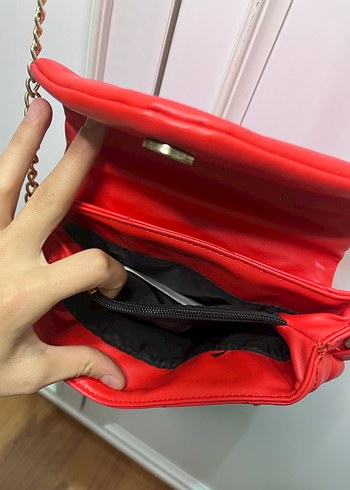 Zincir Detaylı Kırmızı Deri Kadın Çanta - Görsel 3