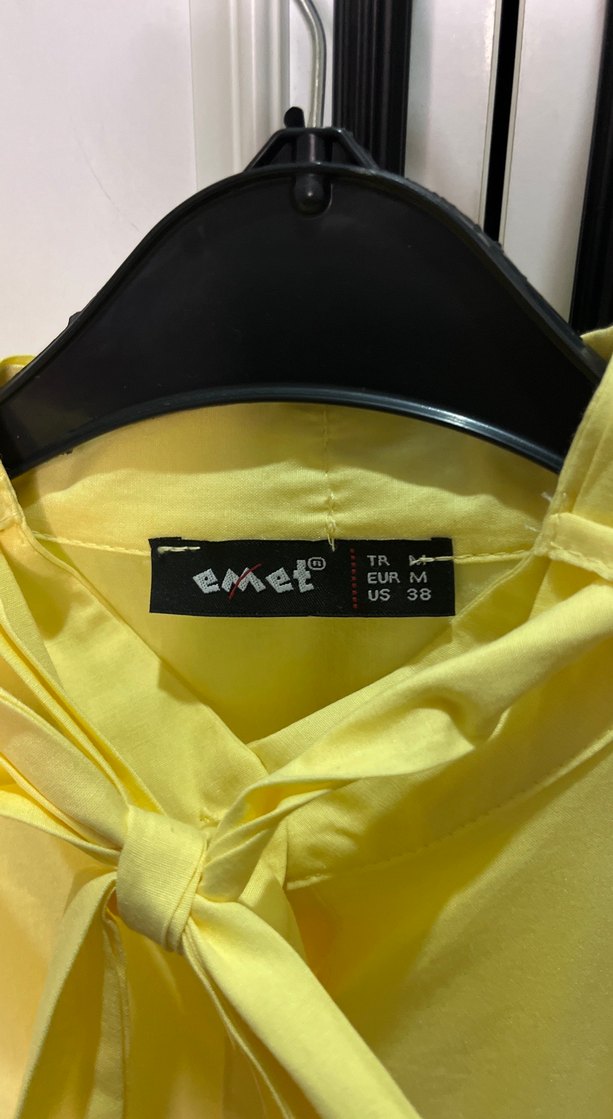 Uzun Kollu Sarı Fırfırlı Keten gömlek - Görsel 3