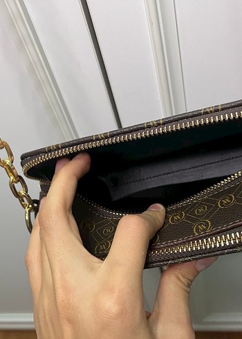 Zincir Detaylı Kahverengi Yılan Derisi Desenli Deri Çanta - Görsel 4