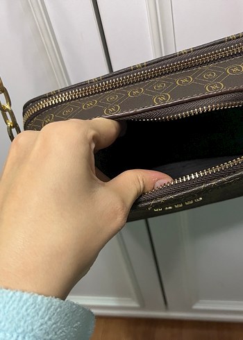 Zincir Detaylı Kahverengi Yılan Derisi Desenli Deri Çanta - Görsel 3