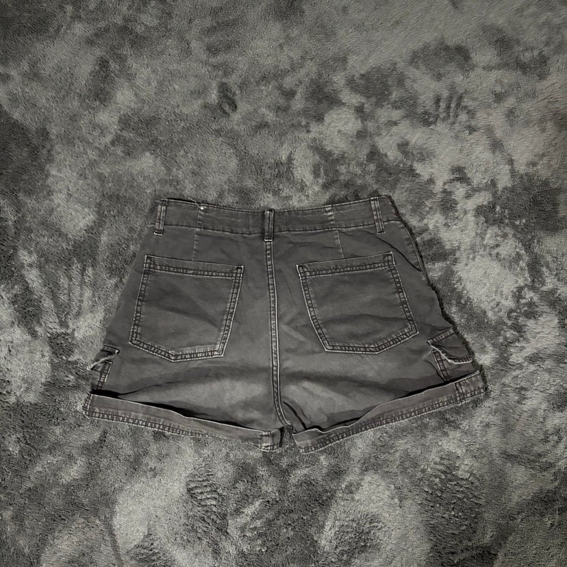 pull and bear mini şort - Görsel 2