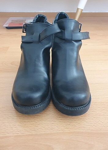 #bootie bot# bot 