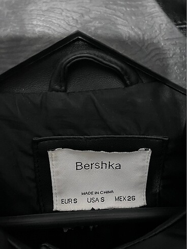 Bershka Siyah Püsküllü Deri Ceket