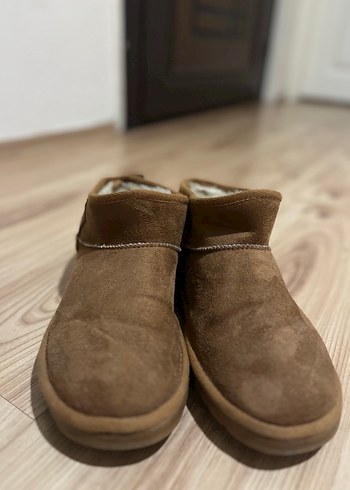 Ugg 40