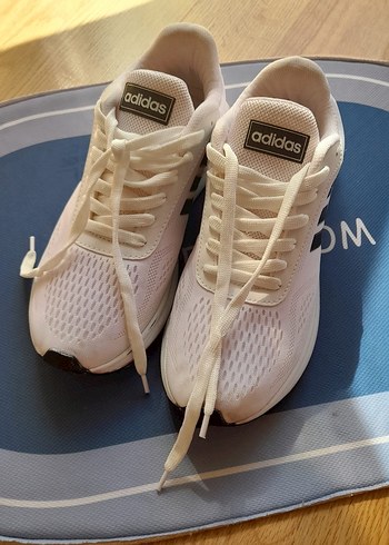 Beyaz adidas Bağcıklı Spor Kadın Sneaker