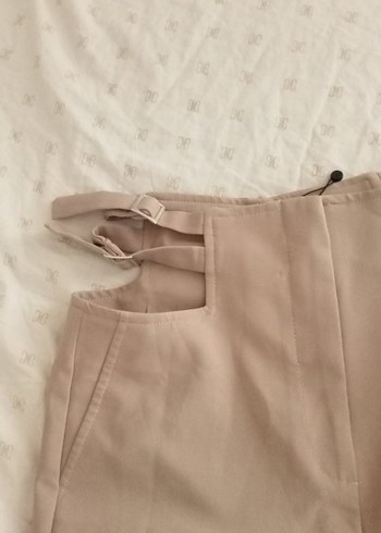 s Beden Bej renkli Kemerli yanları açık kumaş Pantolon