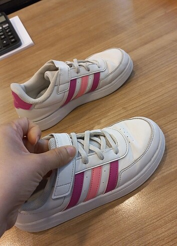 33 Beden beyaz Renk Adidas spor ayakkabi