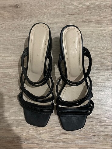 Topuklu Terlik - Görsel 2