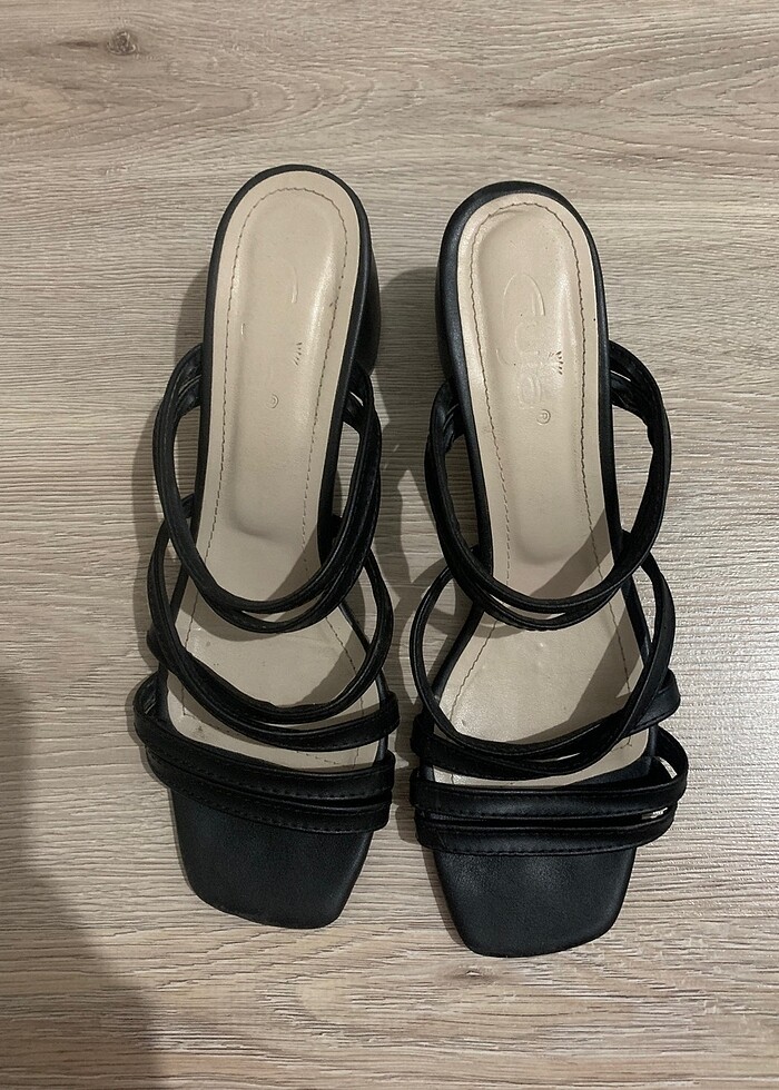 Topuklu Terlik - Görsel 2