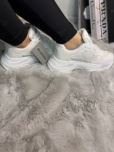 38 Beden beyaz Renk BALENCIAGA KADIN SPOR AYAKKABI