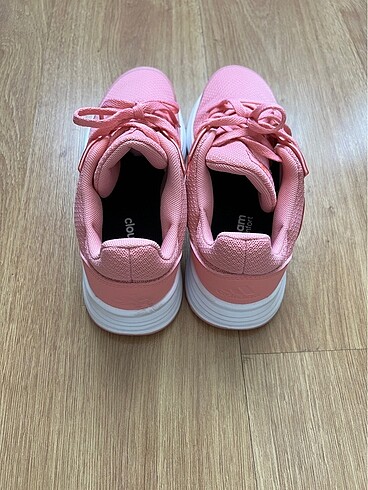 Adidas Kadın spor ayakkabı
