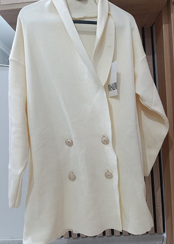 Kadın Beyaz Saten Düğmeli Blazer Ceket - Görsel 4