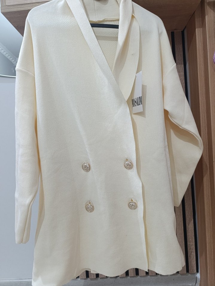 Kadın Beyaz Saten Düğmeli Blazer Ceket - Görsel 4