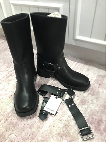 37 Beden siyah Renk Pull and Bear Çizme, Bot