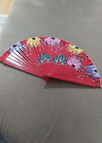 Renkli Çiçek Desenli Kırmızı Yelpaze - Görsel 2